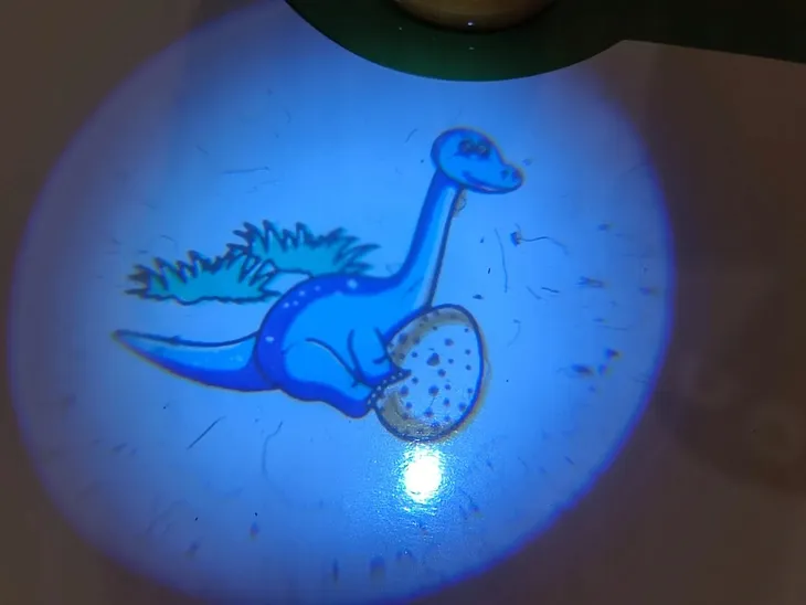stolik-edukacyjny-material-plastik
