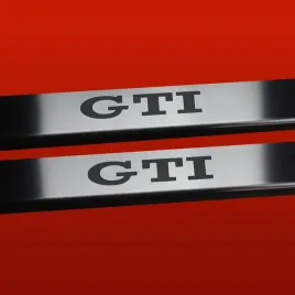 volkswagen-golf-mk7-nakladki-progowe-gti-3-drzwi-wykonczenie-matowe-stal-ni