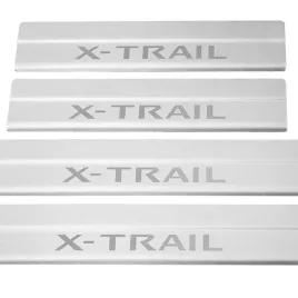 nissan-x-trail-mk3-t32-nakladki-progowe-matowe-wykonczenie-stal-nierdzewn