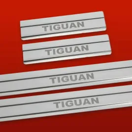 volkswagen-tiguan-mk1-nakladki-progowe-wykonczenie-polysk-ze-stali-nierdze