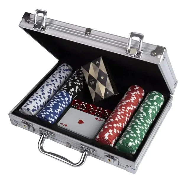 gra-poker-deluxe-200-zetonow-stan-nowy