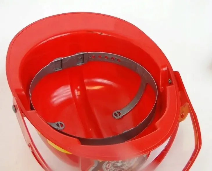 zestaw-strazacki-z-helmem-material-metal-plastik