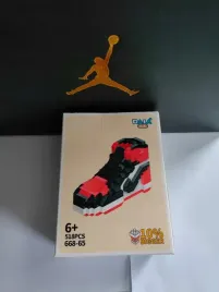 klocki-jordan-sneakers-streetwear-prezent
