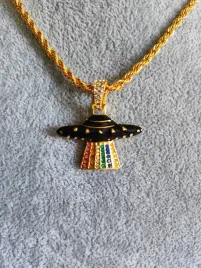 naszyjnik-wisiorek-chain-statek-ufo-zloty-streetwear-y2k-prezent
