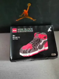 klocki-jordan-sneakers-nike-streetwear-prezent-y2k