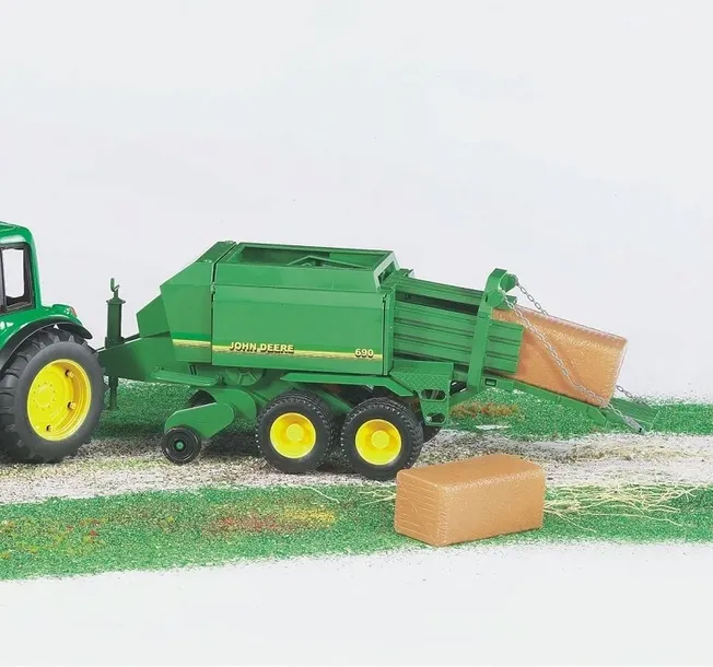 prasa-do-slomy-john-deere-kolor-dominujacy-odcienie-zieleni