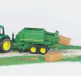 prasa-do-slomy-john-deere-kolor-dominujacy-odcienie-zieleni