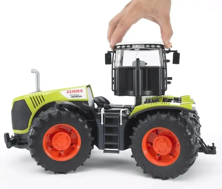 traktor-claas-xerion-5000-marka-bruder
