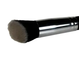 profesjonalny-pedzel-do-roswietlacza-rozu-bronzera