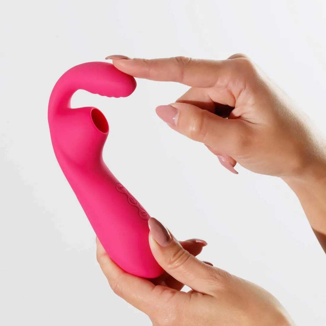crushious-cyrano-clitoral-recargeable-stimulator