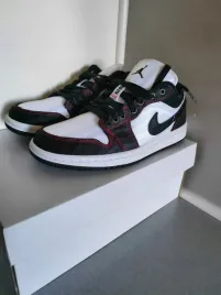 buty-jordan-1-low-se-white-black-gym-red-375-dd9337-106