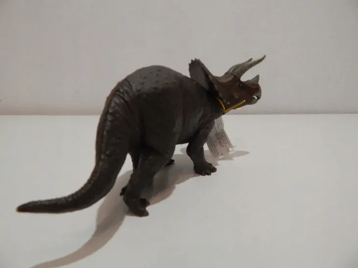 triceratops-glebokosc-produktu-6-3-cm