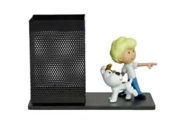 przybornik-biurkowy-z-figurkami-chlopiec-i-reksio