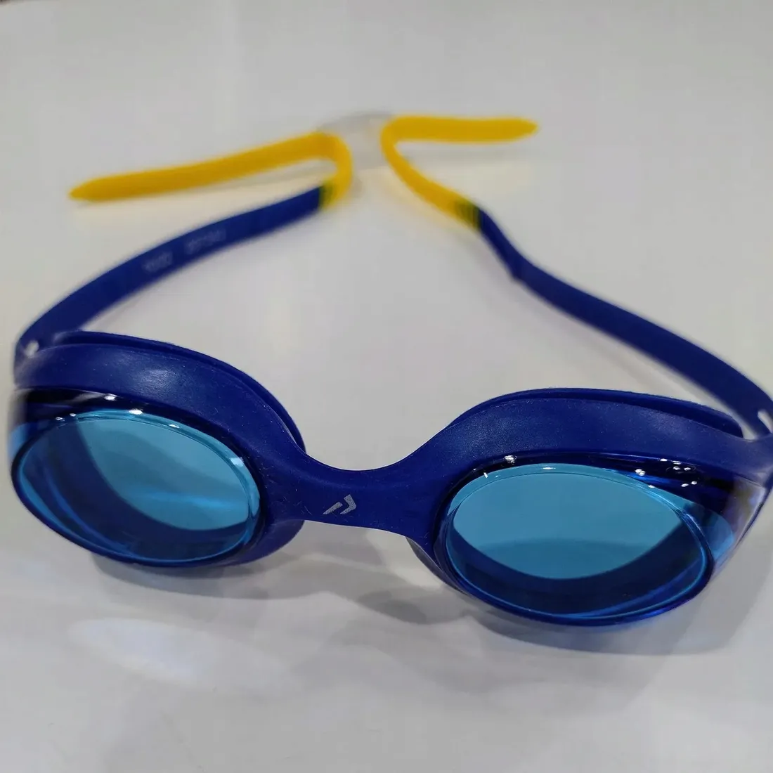 okulary-dzieciece-athlitech-dolphin-niebieskie-stan-nowy