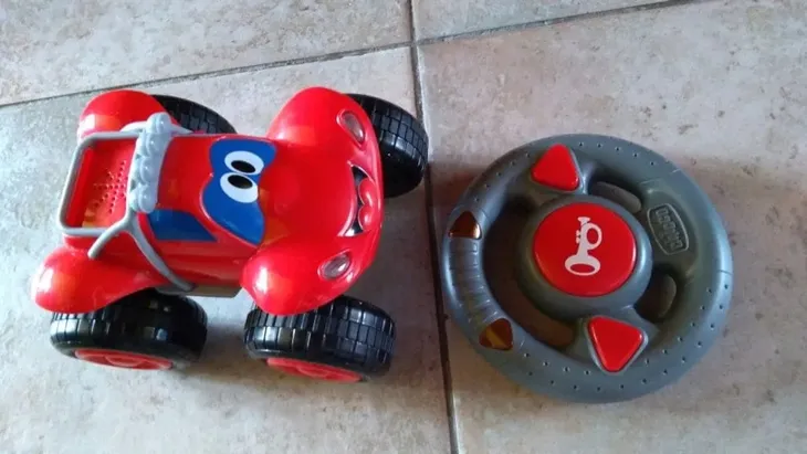 auto-billy-czerwony-material-metal-plastik