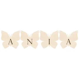drewniana-girlanda-z-imieniem-dziecka-motylek
