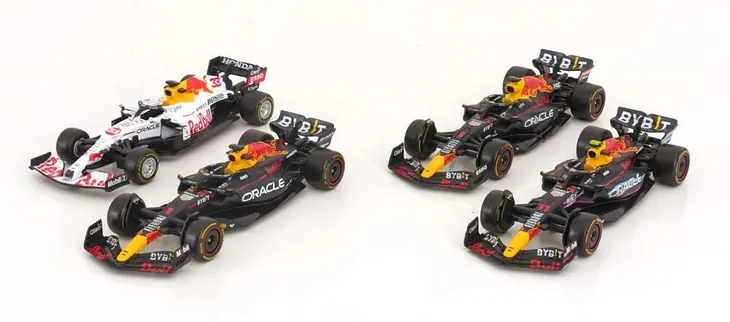 red-bull-racing-4-pack1-43-bburago-skala-skala-1-43