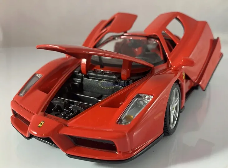 ferrari-enzo-red-1-24-bburago-stan-nowy-kod-producenta-18-26006