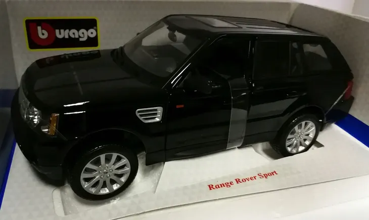 range-rover-sport-black-1-18-bburago-stan-nowy-waga-z-opakowaniem-0-15-kg