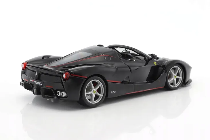 laferrari-aperta-black-1-24-bburago-stan-nowy-kod-producenta-bb-1826022