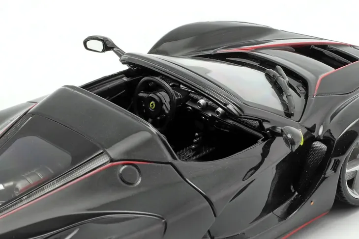 laferrari-aperta-black-1-24-bburago-stan-nowy-skala-skala-1-43