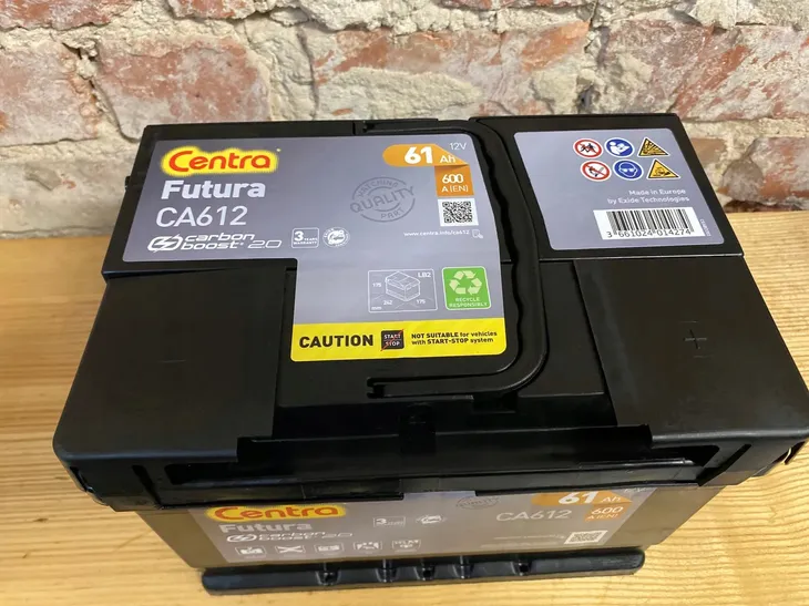 akumulator-centra-futura-carbon-boost-ca612-pojemnosc-61-ah