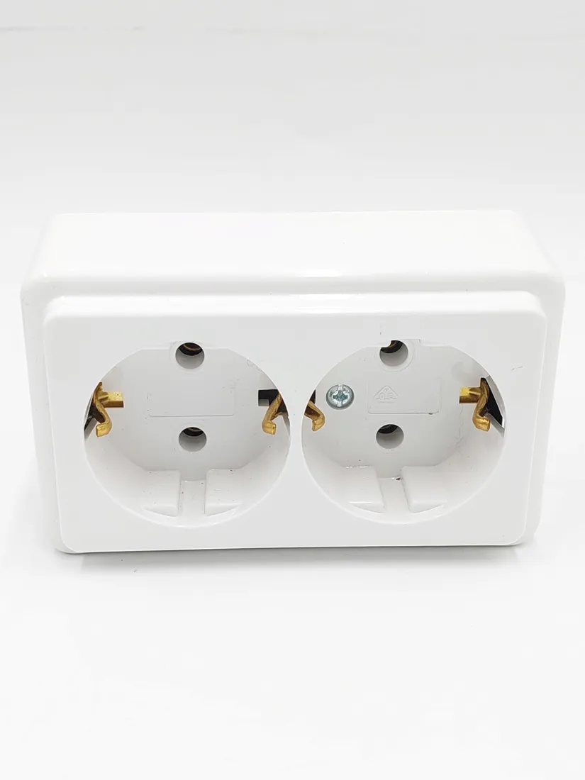 gniazdo-elektryczne-scienne-kopp-bialy