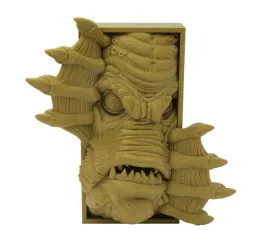 potwor-bagienny-zakladka-miedzy-ksiazki-swamp-monster-book-nook