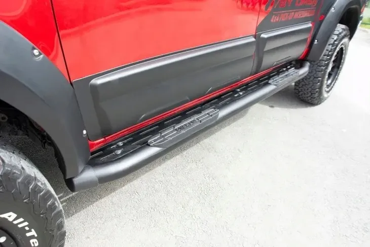 stopnie-boczne-progi-stalowe-isuzu-d-max-2020-waga-z-opakowaniem-30-kg