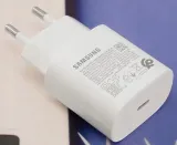 kostka-adapter-usb-c-samsung-25w-biala-super-fast-marka-samsung