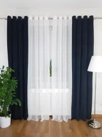 zaslona-welurowa-czarna-na-przelotkach-zaslona-gotowa-welur-salon-gladki