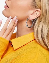 topshop-kolczyki-kola-w-stylu-drutu-kolczastego