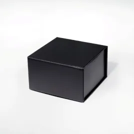 pudelko-magnetyczne-czarne-100x100x65mm-eleganckie-ozdobne-na-bizuterie