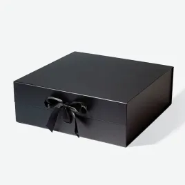 pudelko-magnetyczne-czarne-z-wstazka-l-350x350x125-mm-zew-na-prezent