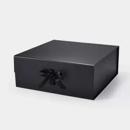 pudelko-magnetyczne-czarne-z-wstazka-l-380x380x150-mm-zew-prezentowe