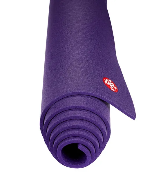 mata-do-jogi-manduka-pro-6mm-black-magic-plec-kobieta
