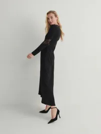 czarna-sukienka-z-ozdobna-aplikacja-reserved-xs