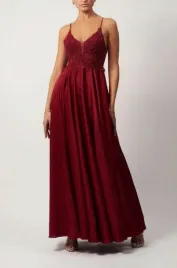 czerwona-sukienka-maxi-z-koronkowym-gorsetem-mascara-xs