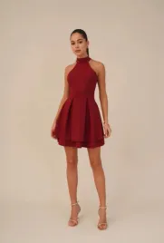 czerwona-sukienka-mini-z-dekoltem-typu-halter-wal-g-m