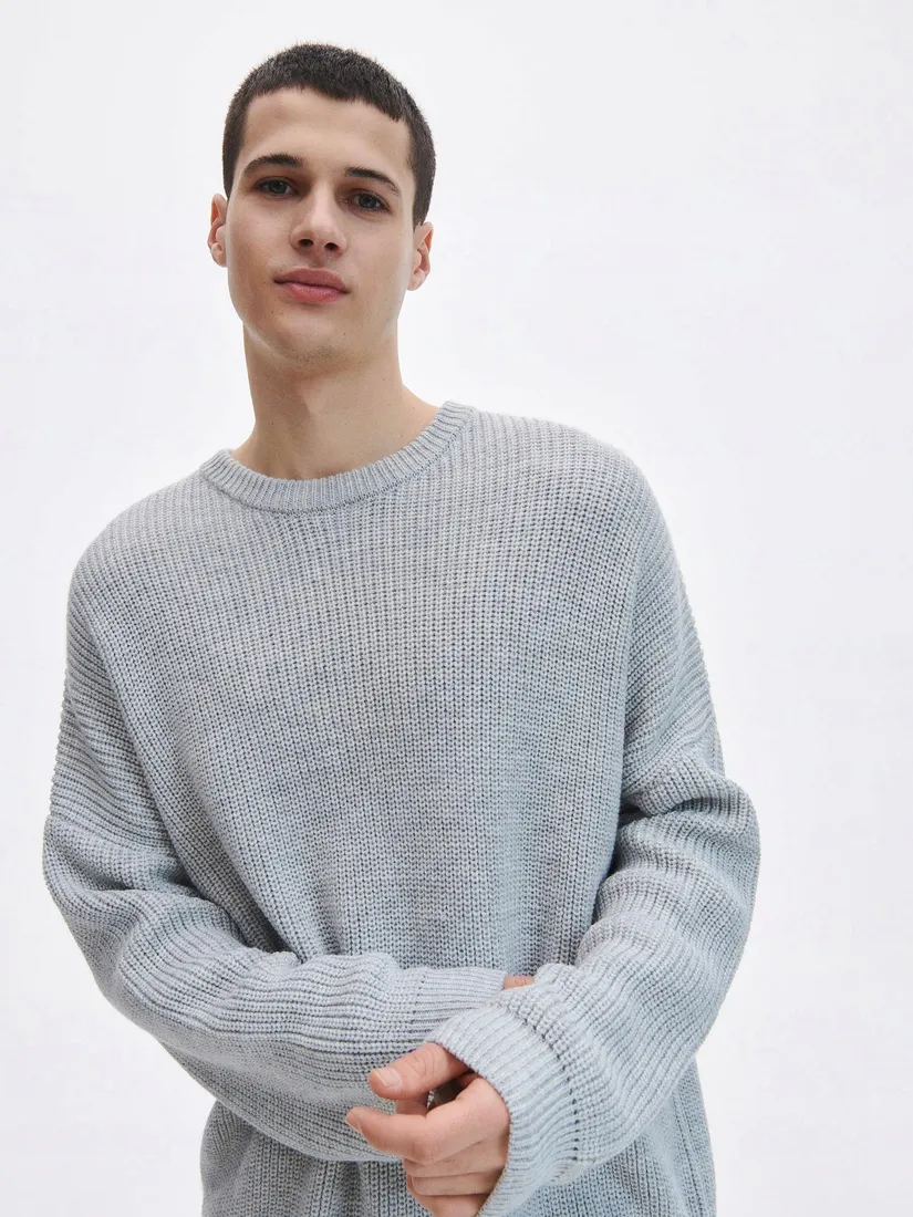 szary-sweter-oversize-reserved-l-xl