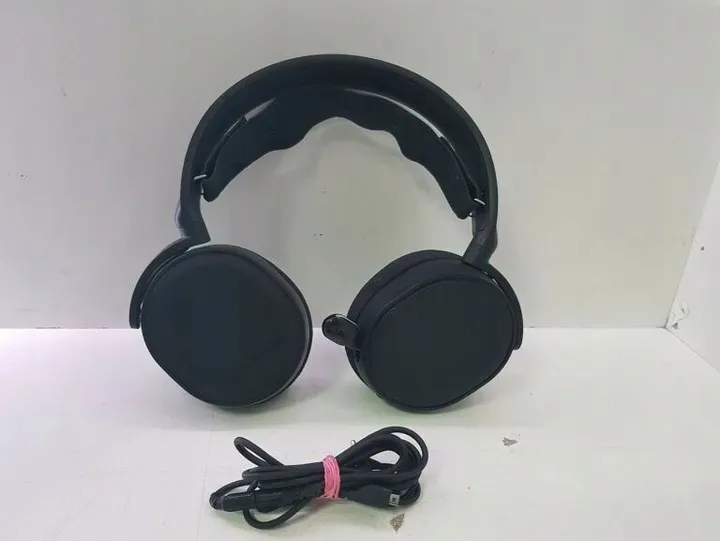 sluchawki-steelseries-arctis-nova-3-czarny-kod-producenta-61631