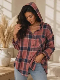 koszula-damska-w-krate-z-kapturem-oversize-bastet-rozowa-denim