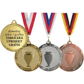 tloczony-medal-z-pucharem-32mm-wklejka-aluminiowa-z-nadrukiem-szarfa
