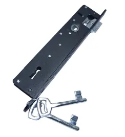 zamek-zapadkowo-zasuwkowy-waski-do-furtki-furtek-90-22-mm-na-klucz-klucze