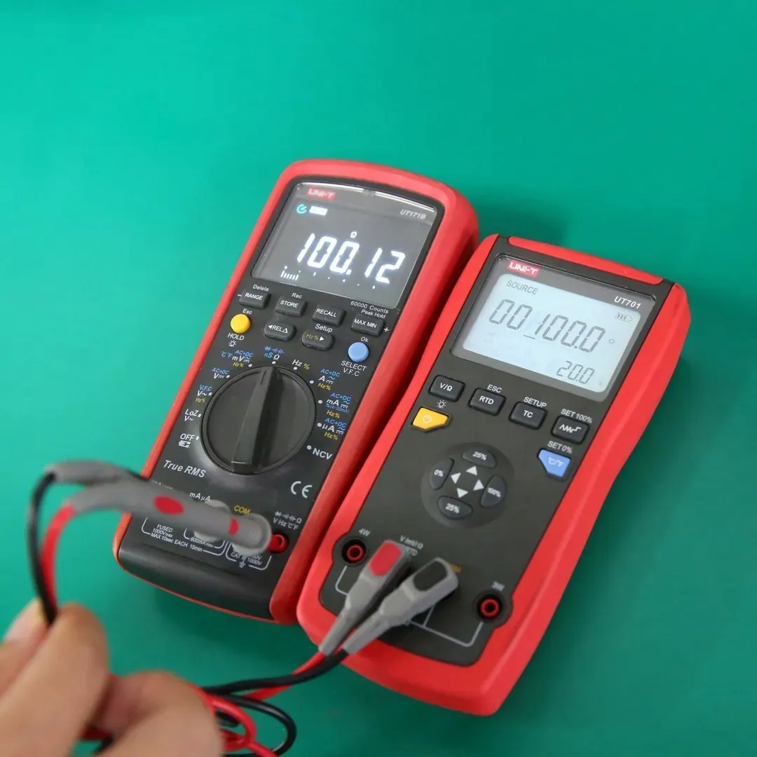 kalibrator-temperatury-uni-t-ut701