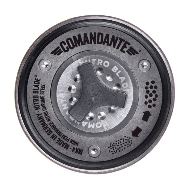comandante-c40-mk4-nitro-liquid-amber-pojemnosc-40-g