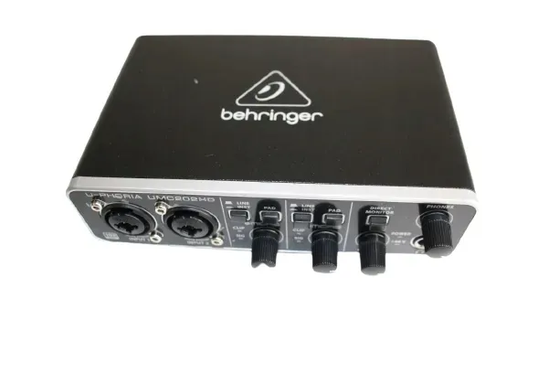 behringer-umc202hd-interfejs-audio-usb-model-umc202hd-waga-z-opakowaniem-0-76-kg