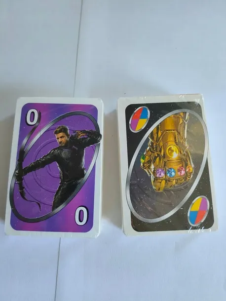 karty-uno-marvel-avengers-prezent-stan-nowy