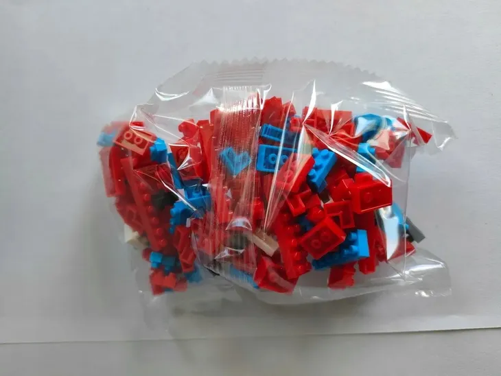 klocki-spiderman-marvel-pajak-prezent
