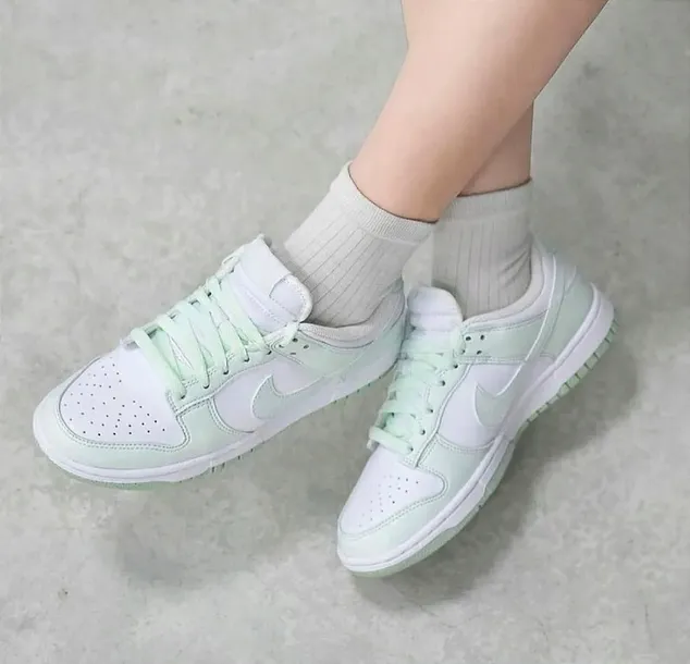 buty-nike-dunk-low-white-mint-40-dn1431-102-kolor-bialy-zielony